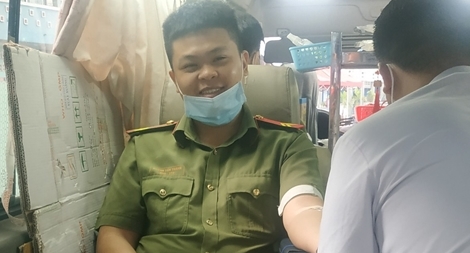 Tuổi trẻ Bộ Tư lệnh Cảnh vệ tranh thủ ngày chủ nhật hiến máu cứu người