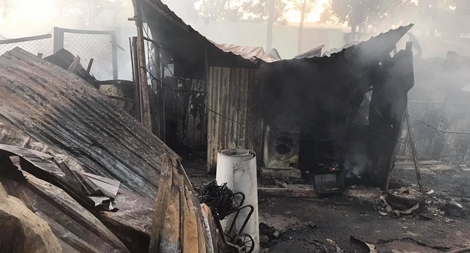 Cháy lớn hai cơ sở phế liệu lúc rạng sáng