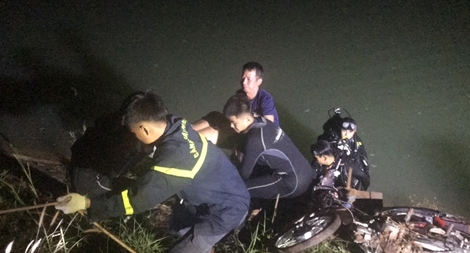 Trắng đêm tìm kiếm thi thể nam thanh niên gặp nạn hy hữu