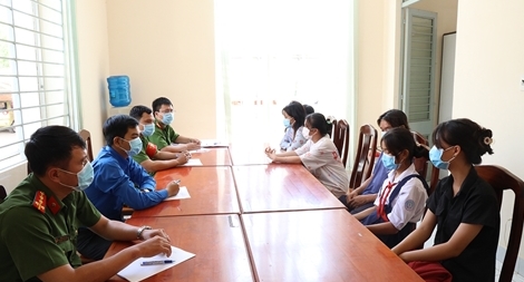 Hỗn chiến vì ghen tuông rồi đưa clip lên mạng  