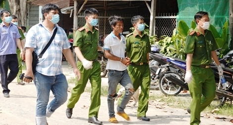 Nghi án con "ngáo đá" sát hại cha ruột rồi chôn trong nhà