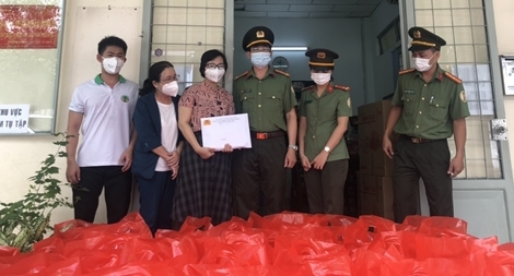 Ấm lòng bệnh nhi nghèo Bệnh viện Nhi đồng 2 mùa dịch bệnh COVID-19