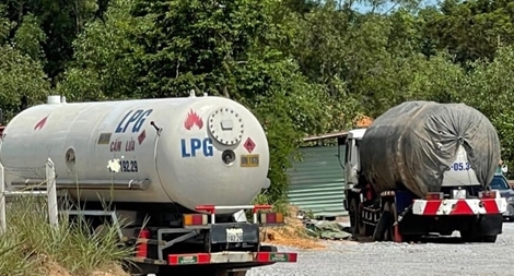 Liên tiếp phát hiện 2 điểm sang chiết gas quy mô lớn từ xe bồn