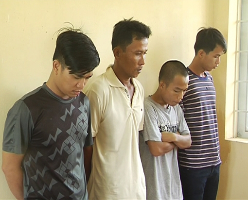 Nhờ bạn trói tay chân, giả bị bắt cóc để đòi 1 tỷ tiền chuộc của gia đình