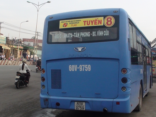 Xe buýt cán chết người trên Quốc lộ 1A