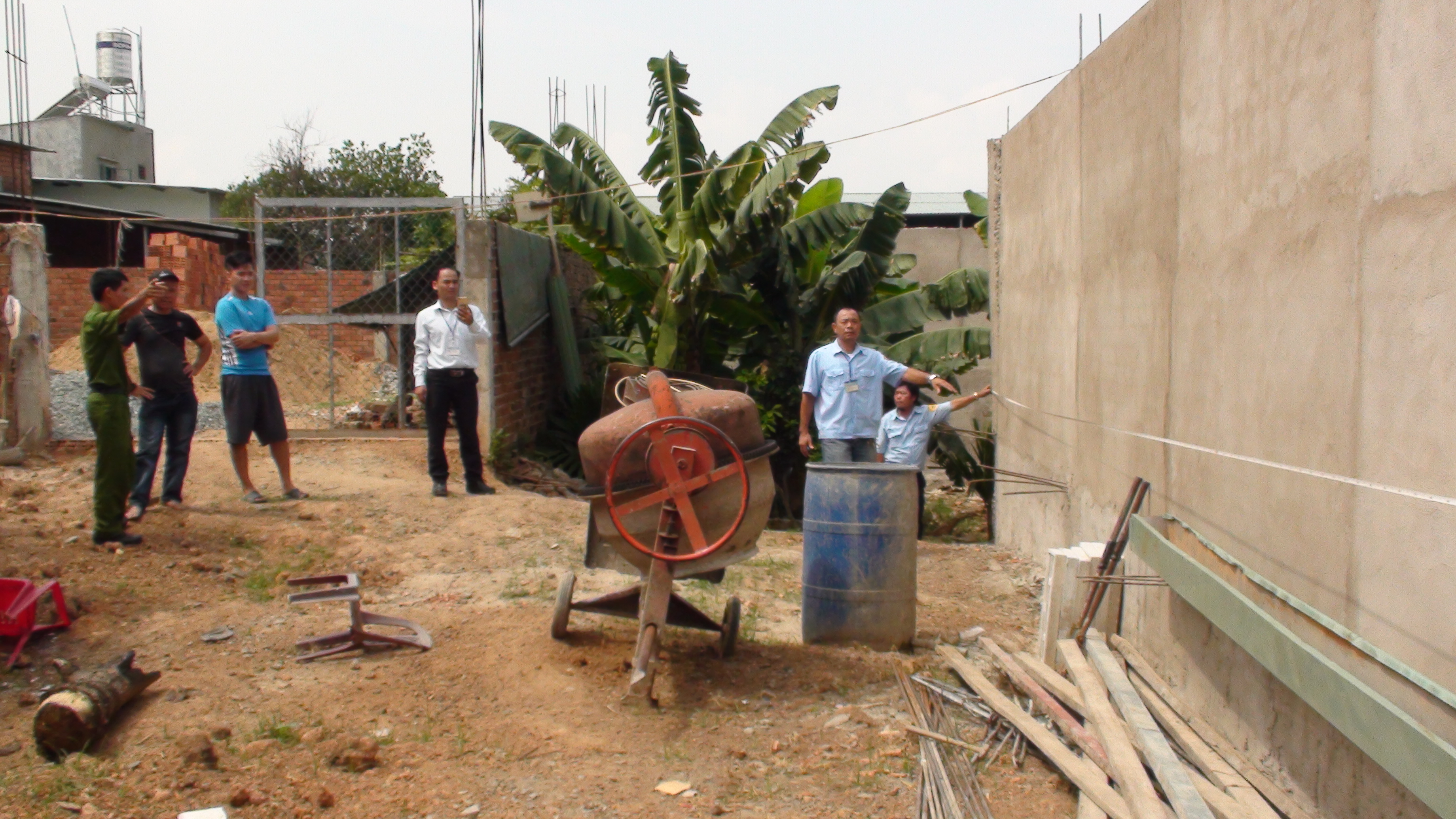 Diễn biến mới nhất về vụ 2 mẹ con "nhốt" 6 cán bộ phường