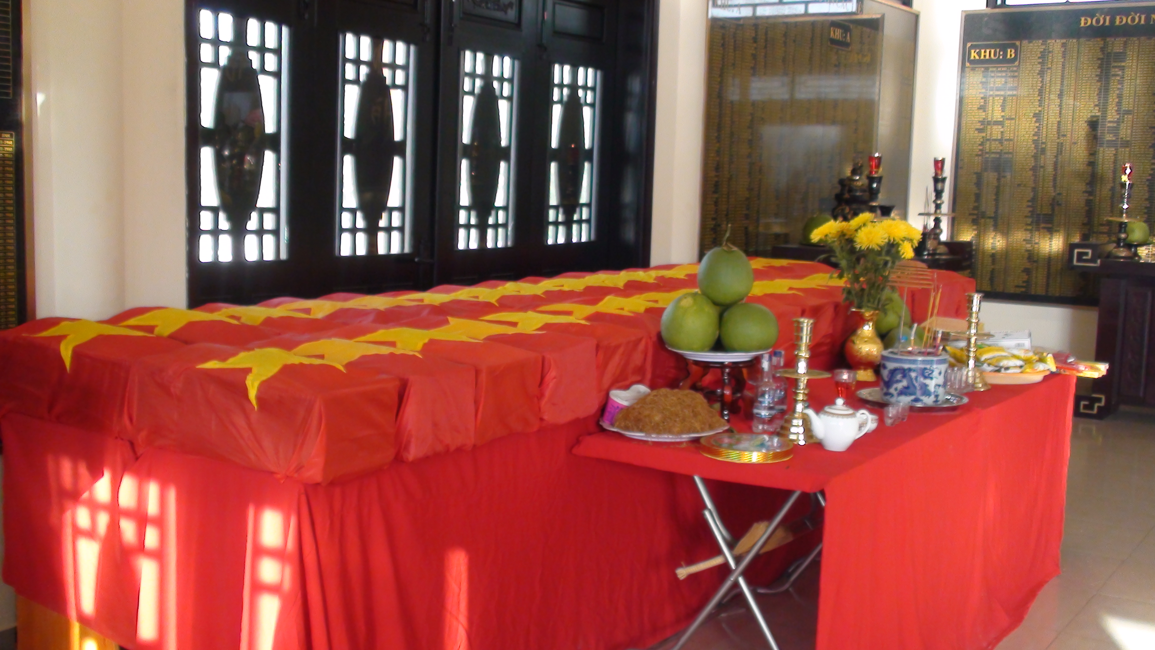 Khai quật tìm kiếm hố chôn tập thể liệt sĩ thuộc vành đai sân bay Biên Hòa