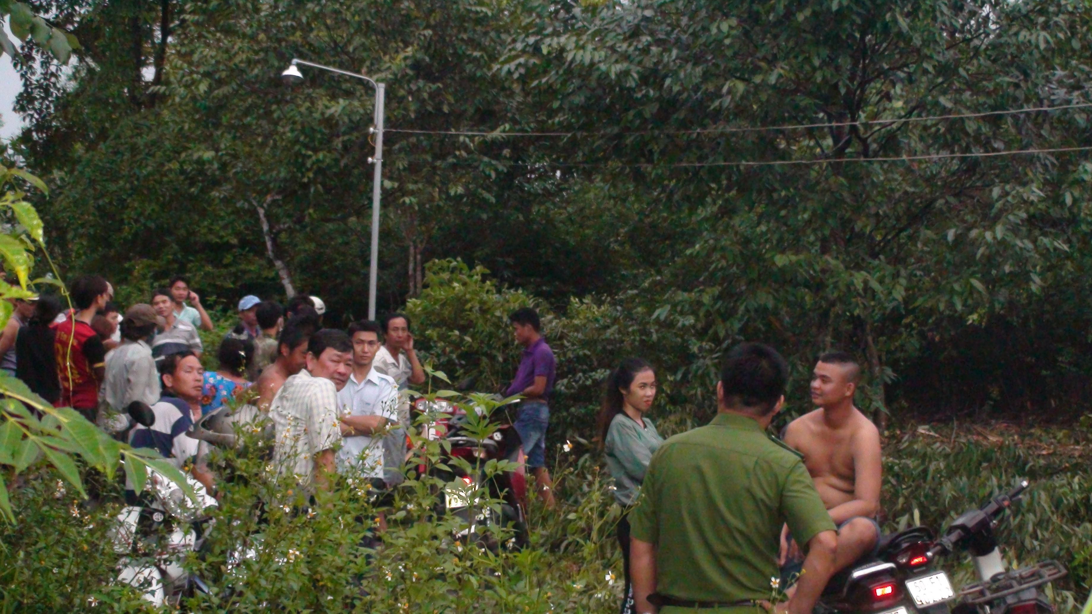 Phát hiện xác người chết cả tháng trong rừng tràm 