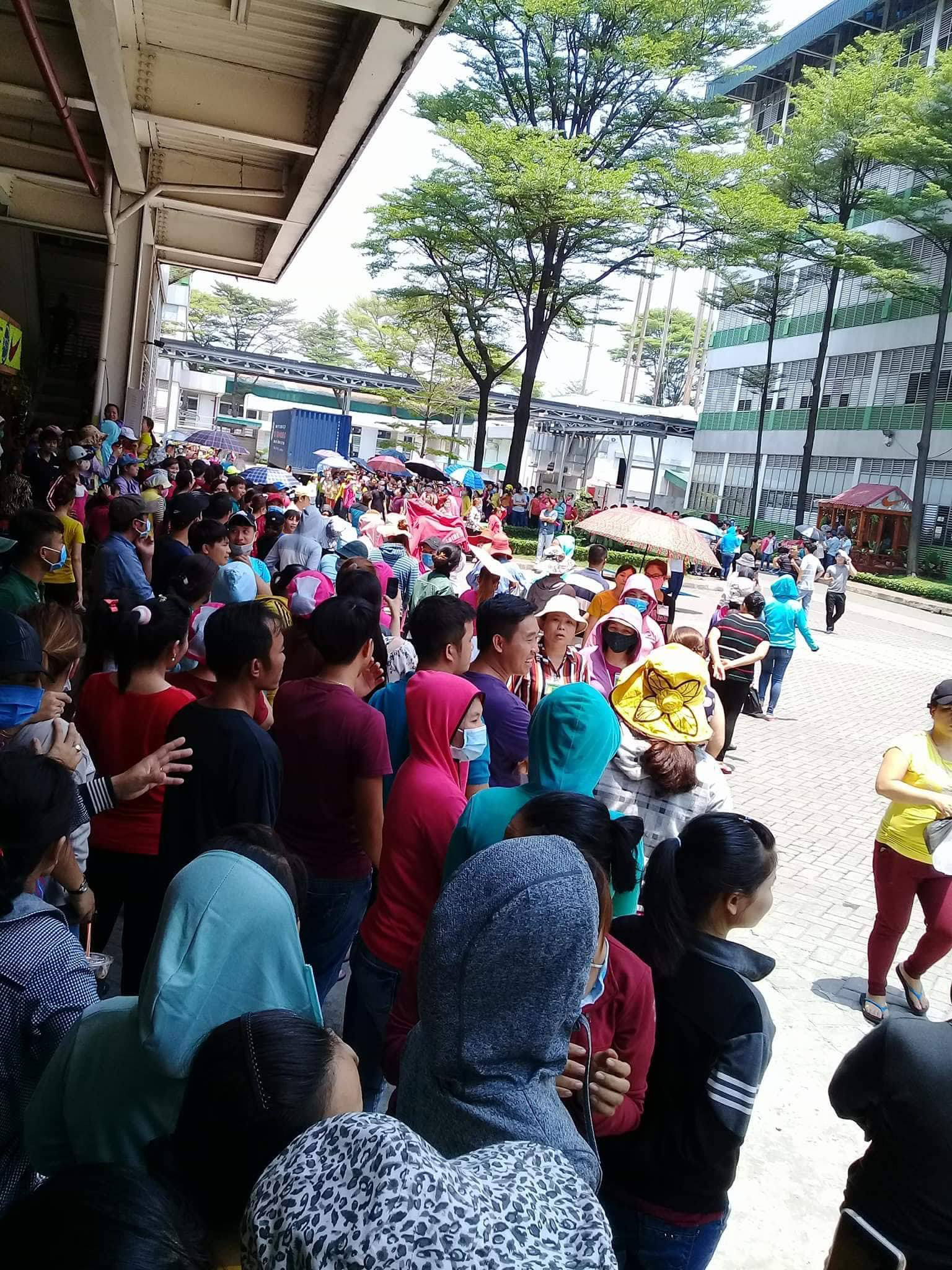 Hàng ngàn công nhân phản đối Công ty Pouchen VN về cách tính lương mới