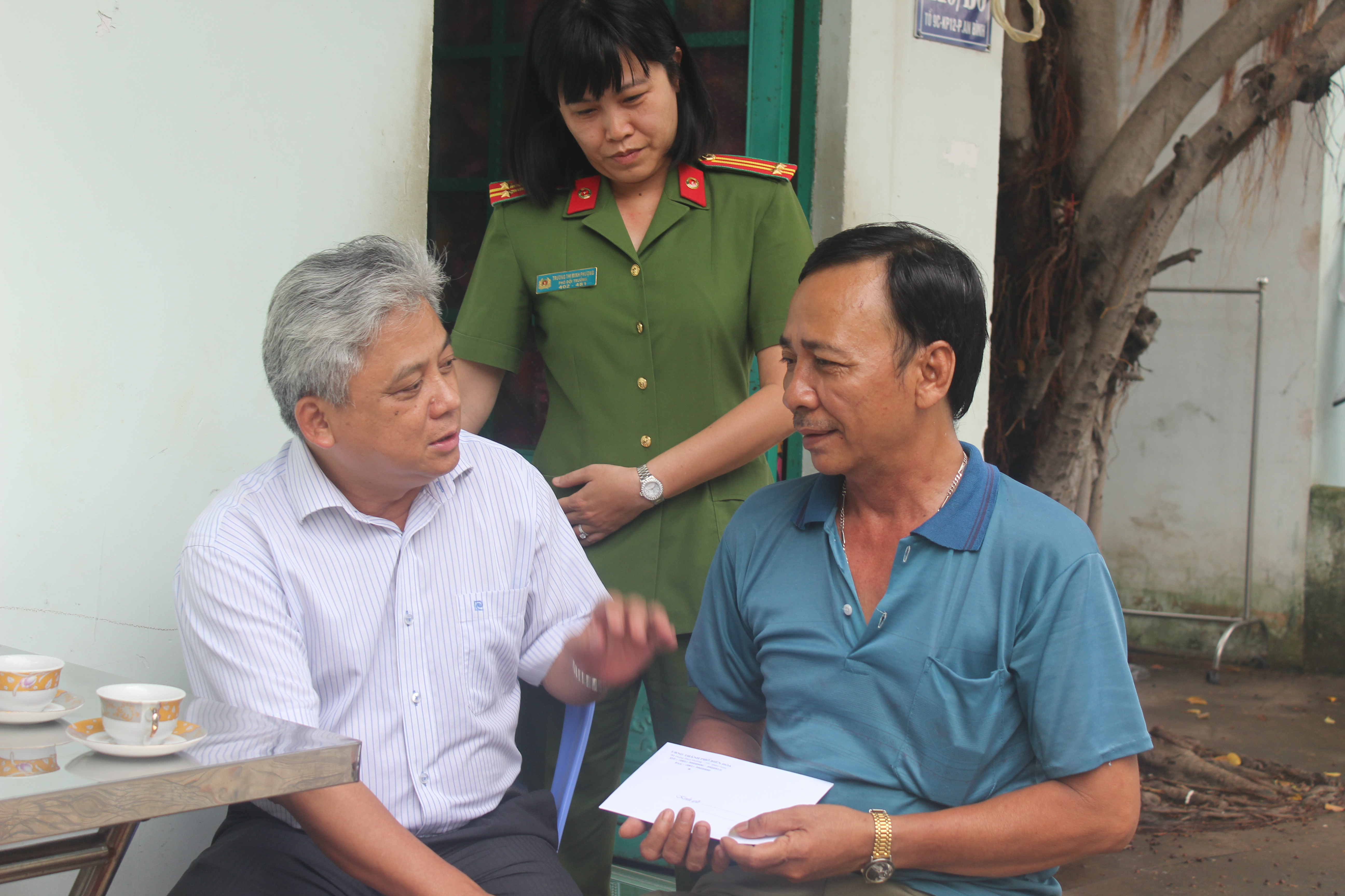 Biểu dương tinh thần dũng cảm của  2 hiệp sĩ bị trộm đâm trọng thương