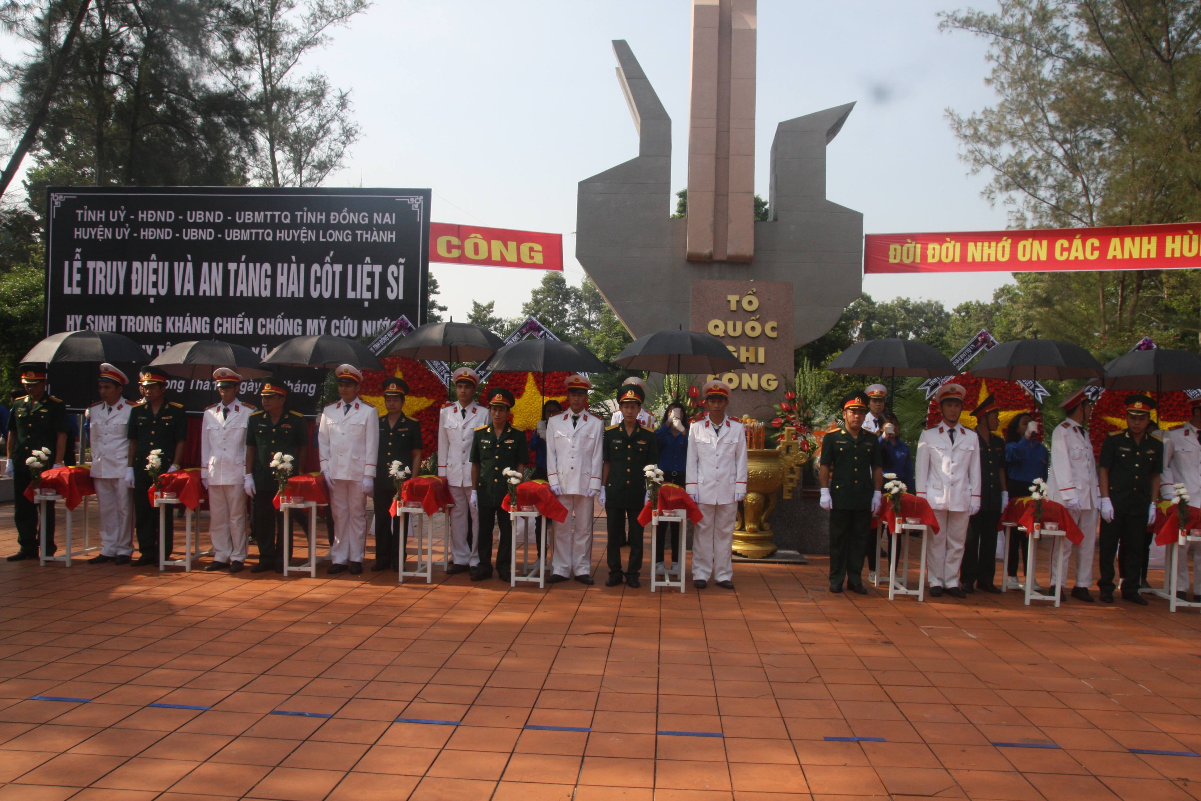 Truy điệu và an táng 13 hài cốt liệt sĩ được tìm thấy ở Đồng Nai