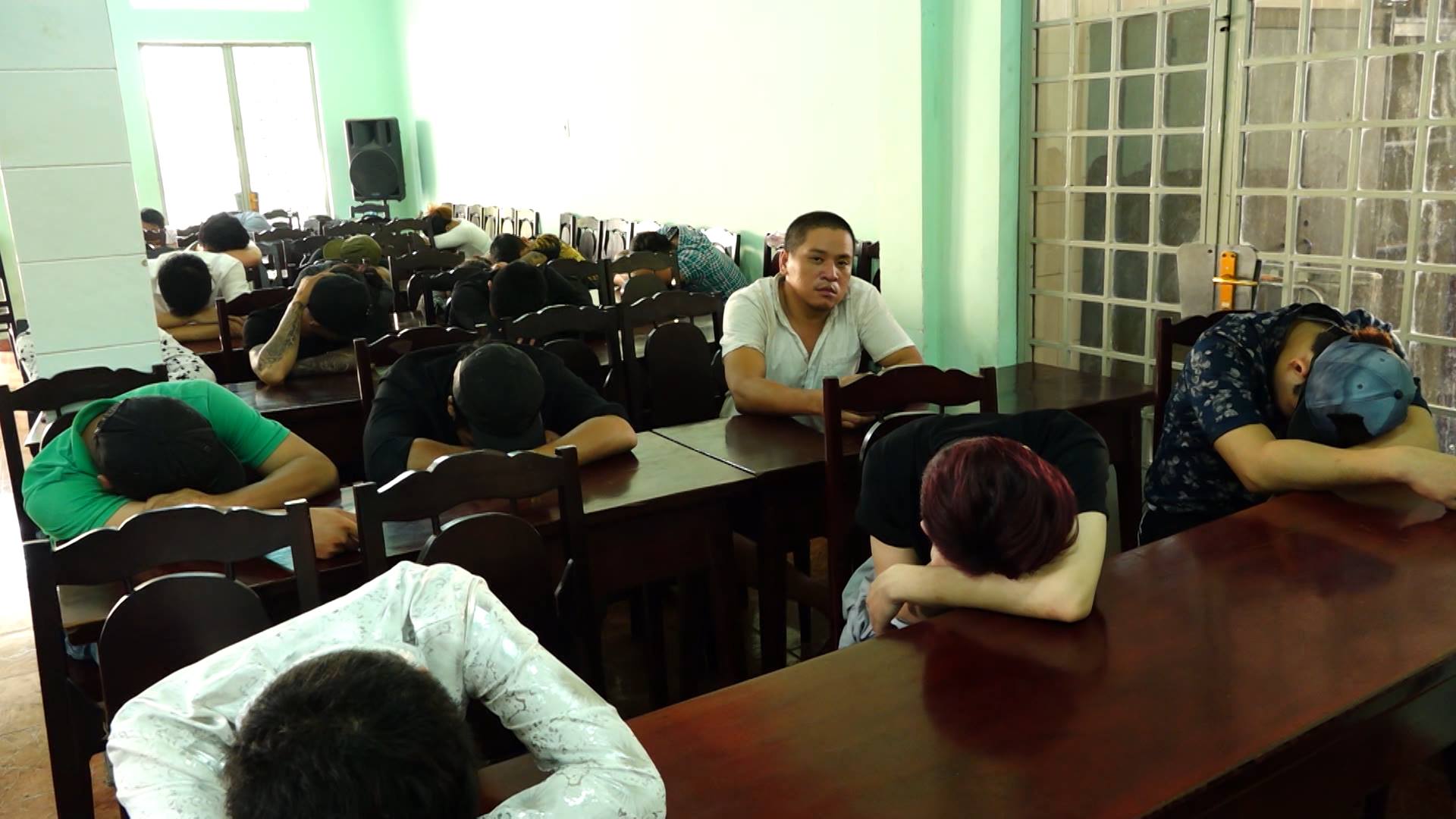 66 thanh niên dương tính với ma túy trong quán bar 