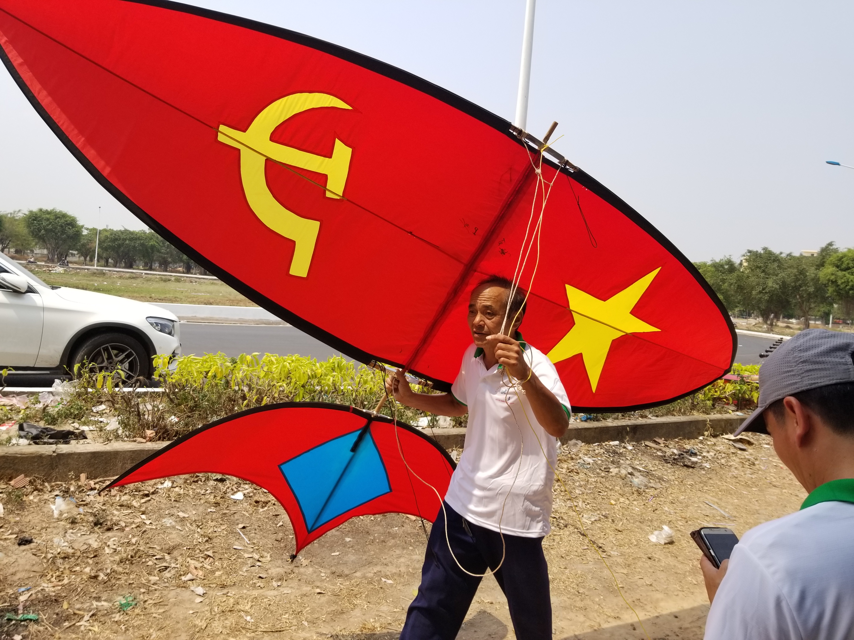 Giao lưu, biểu diễn nghệ thuật thả diều sáo giữa các CLB diều phía Nam