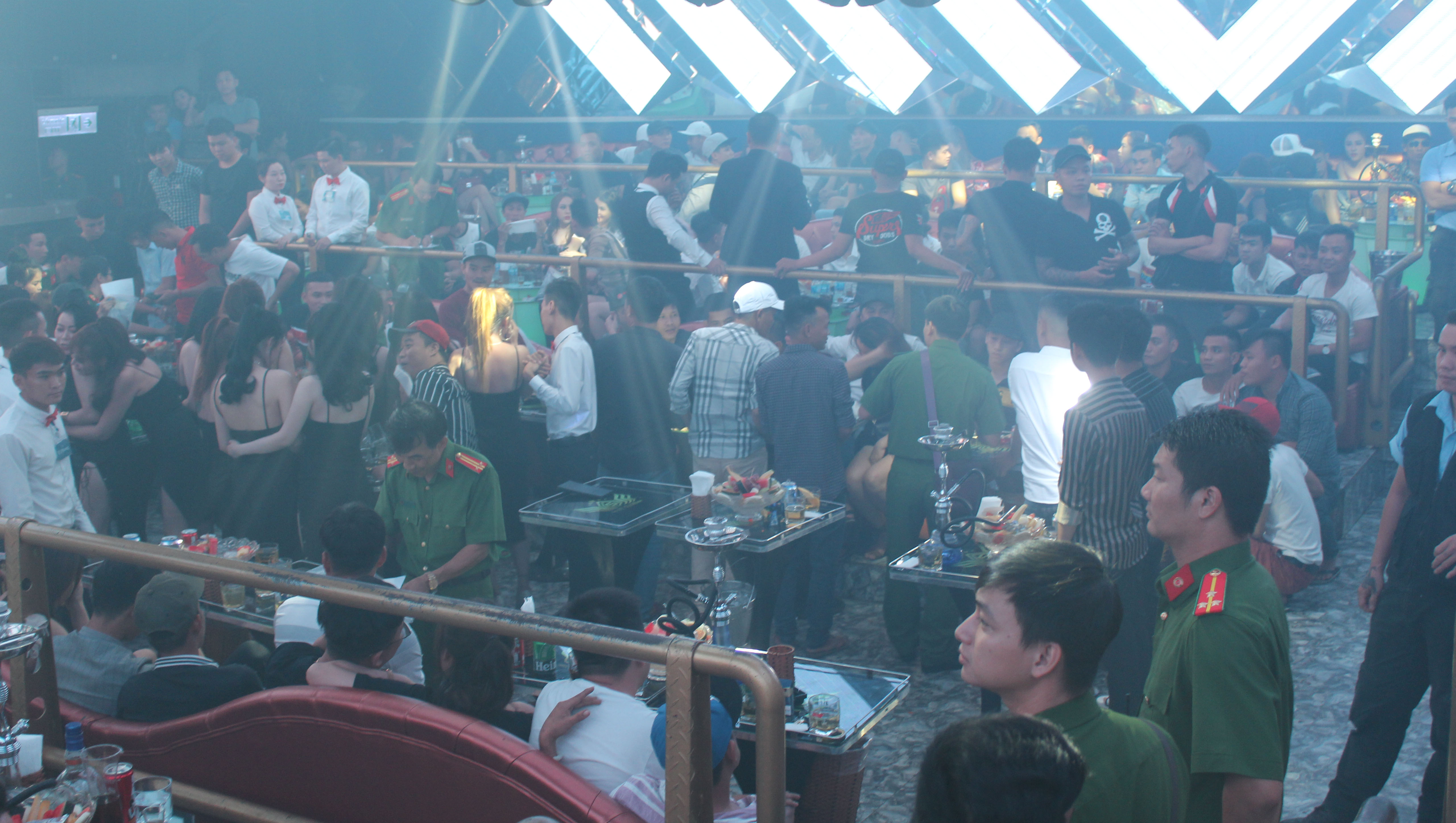 Xem xét thu hồi mặt bằng quán bar để hàng trăm đối tượng sử dụng ma túy 