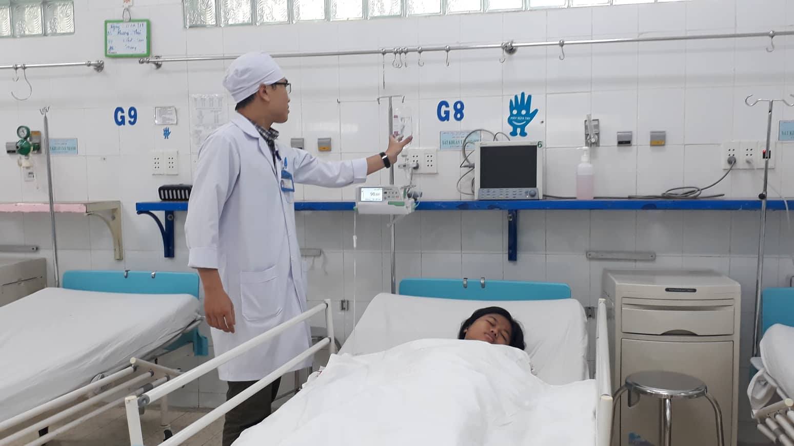 Bóc tách thành công khối u nặng 3,5 kg cho bé gái 14 tuổi