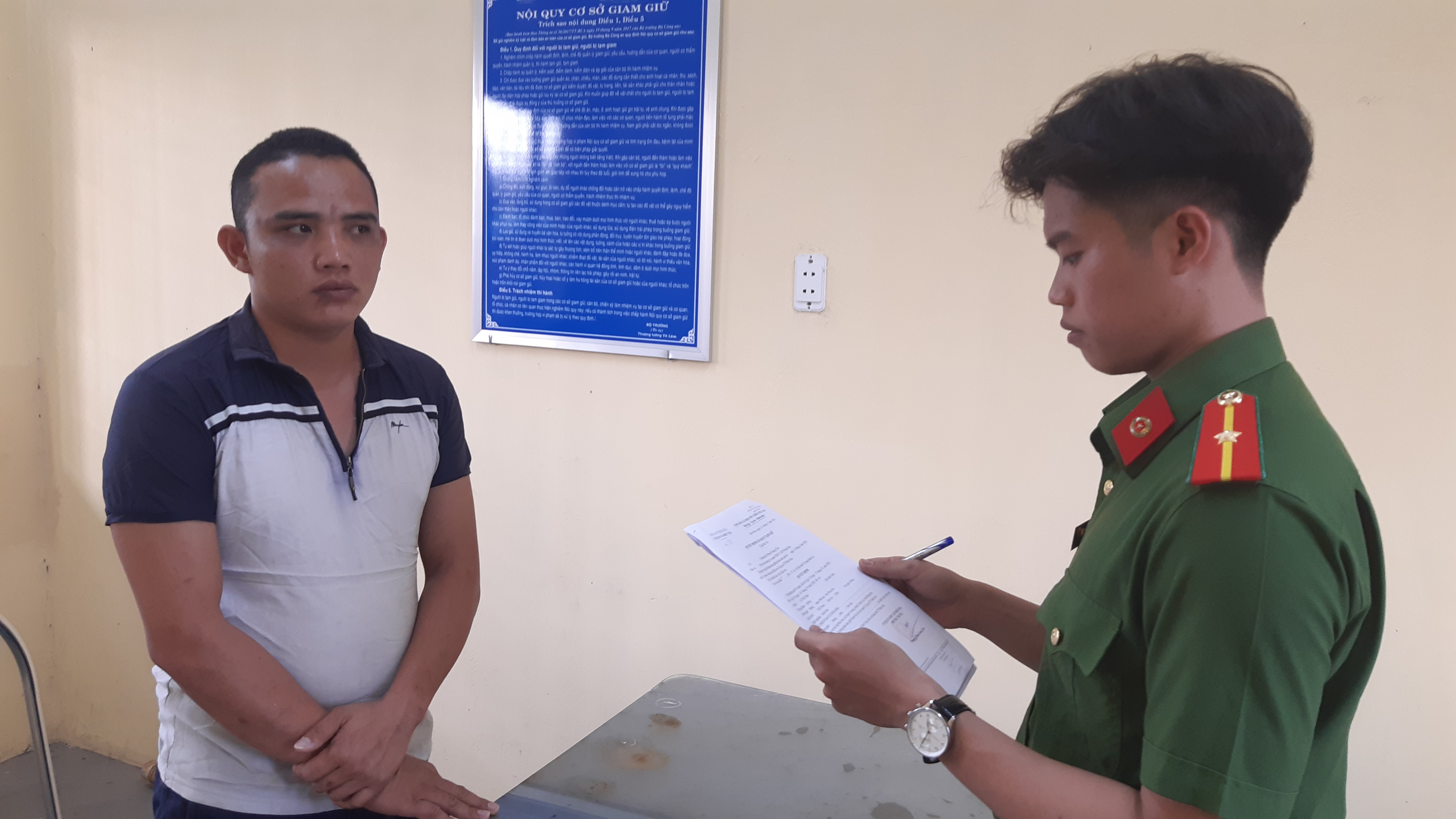 Khởi tố chủ quán cà phê tra tấn nữ tiếp viên dã man