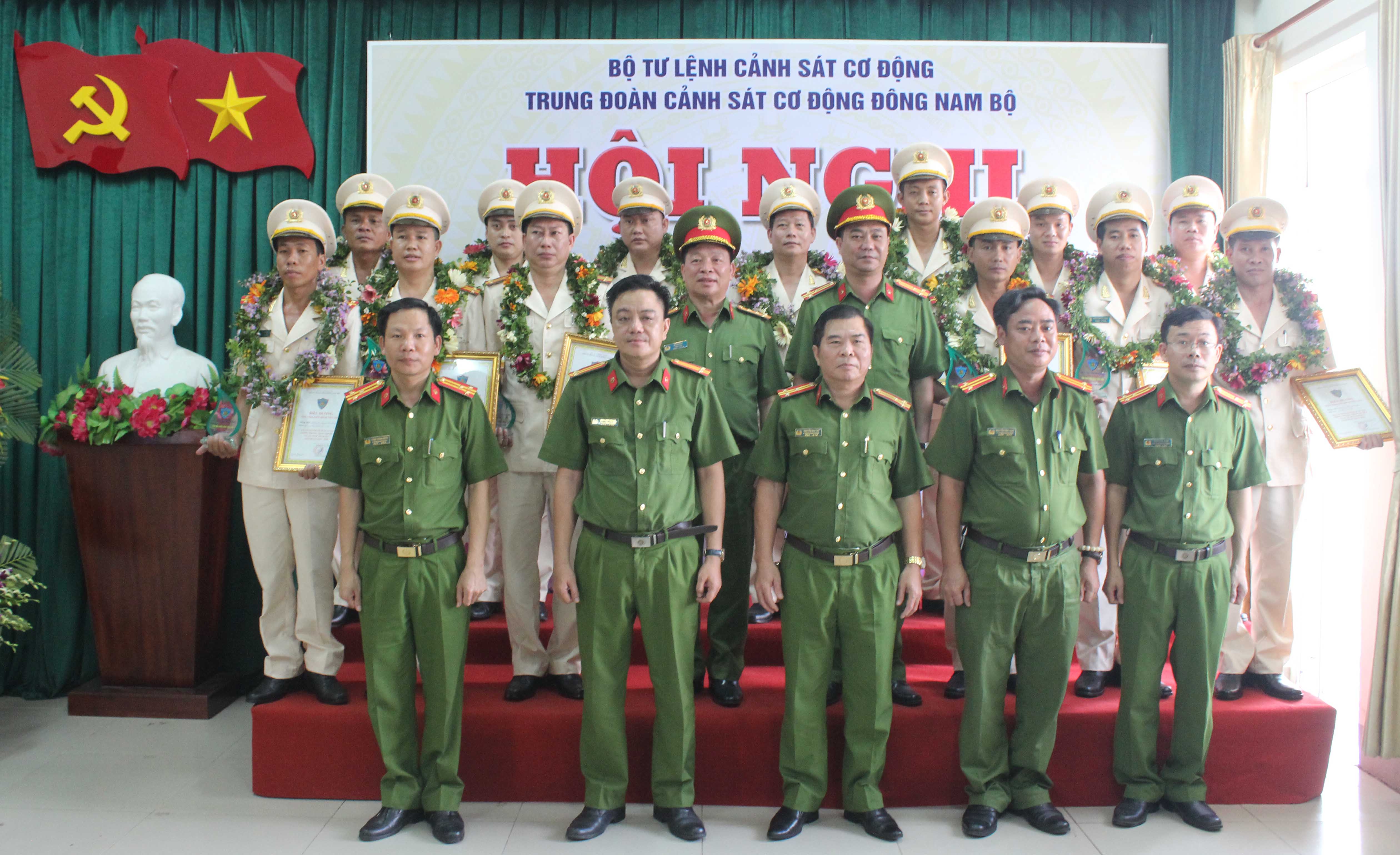 Tôn vinh điển hình tiên tiến Trung đoàn CSCĐ Đông Nam bộ