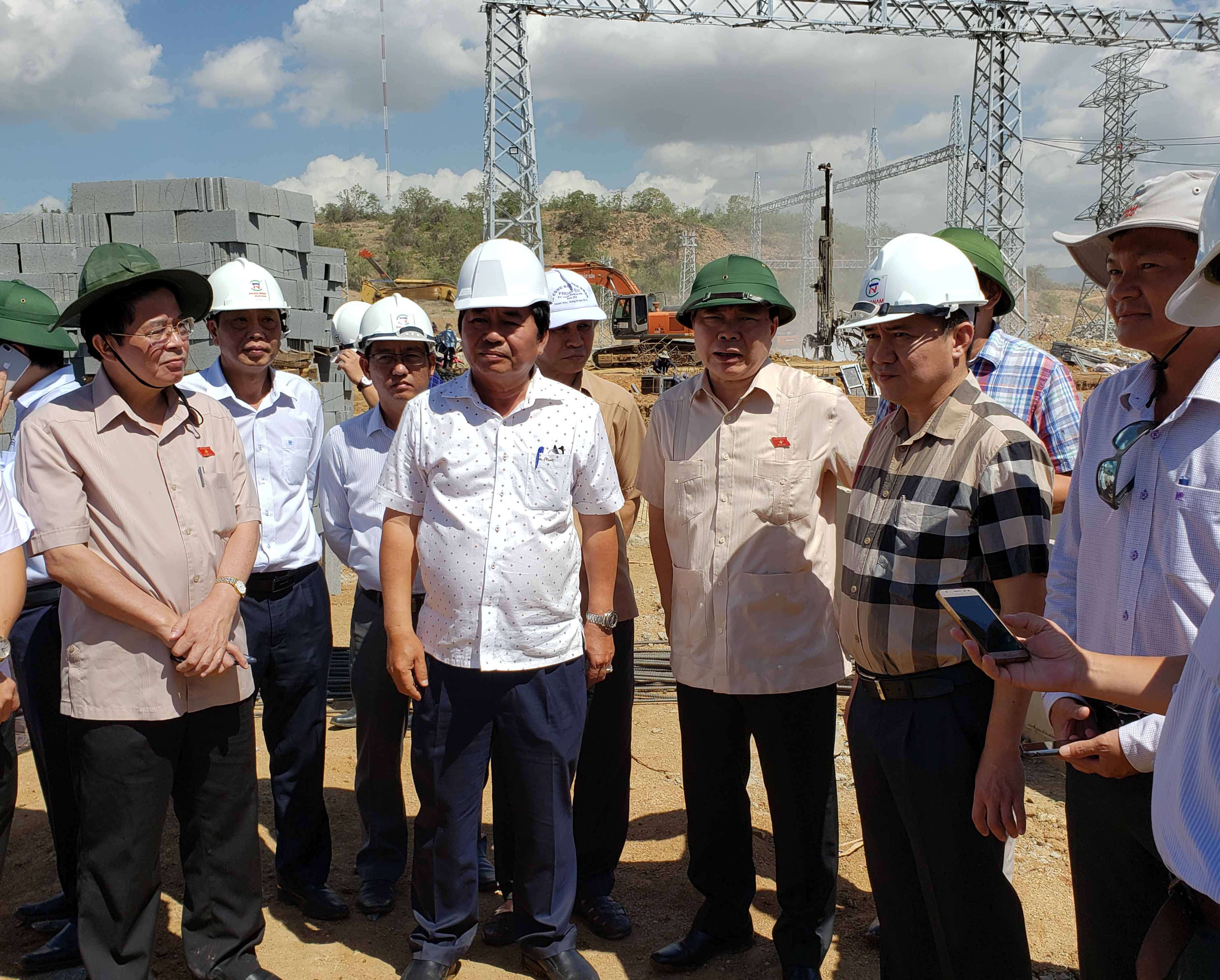 Gỡ vướng cho công trình trạm biến áp và tuyến dây 500kV đầu tiên do tư nhân làm 