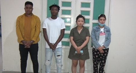 Nhóm trai tây chuyên lừa đảo phụ nữ, chiếm đoạt tiền tỷ 