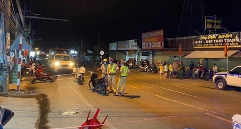 Đâm hai bạn thương vong trên bàn nhậu