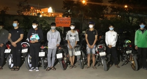 Khống chế 8 đối tượng đua xe trái phép trong đêm