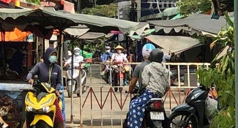 Phong tỏa khu dân cư 100 hộ dân ở Biên Hòa