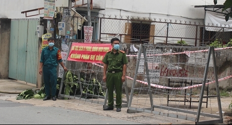    Phong tỏa phường có dân số đông nhất nước