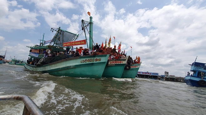 Tưng bừng lễ hội nghinh Ông ở Cà Mau
