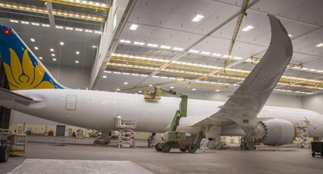 Hé lộ ảnh những chiếc Boeing 787-10 đang được “khoác áo” Vietnam Airlines