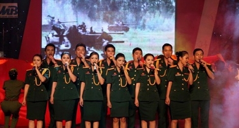 Tọa đàm “Trung hiếu bên Người”, giao lưu nghệ thuật “Người là niềm tin tất thắng”