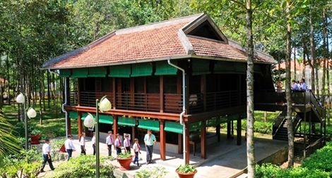 Thiêng liêng những đền thờ Bác ở miền Tây Nam bộ