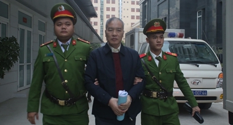 Lê Nam Trà: Sáng kí, tối nhận 2 triệu USD