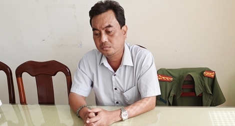 Khởi tố, bắt tạm giam "Đại tá, Phó cục trưởng" đến “thăm” Công an huyện