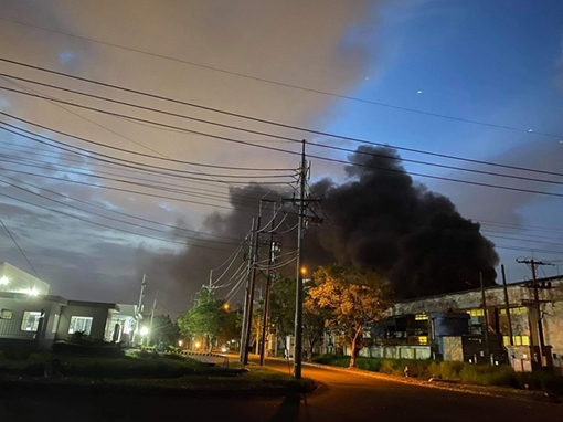 Cháy lớn tại khu chế xuất Tân Thuận