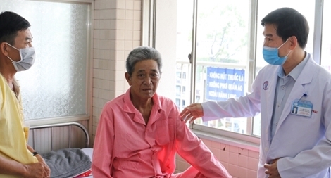 Ca đại phẫu “3 trong 1” cứu bệnh nhân ung thư dạ dày