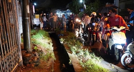 Mưa lớn cuốn một phụ nữ mất tích 