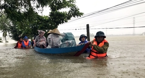 Mưa lũ đã làm 32 người chết và mất tích