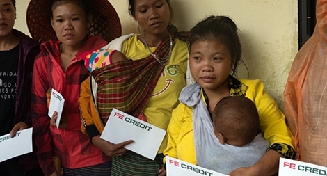 Mong hoa lau sớm nở trên bản Lòm