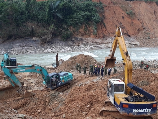 Thu hẹp hiện trường tìm kiếm nạn nhân bị vùi lấp ở Rào Trăng 3