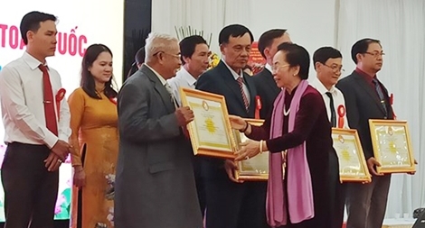 Biểu dương 294 mô hình học tập tiêu biểu toàn quốc