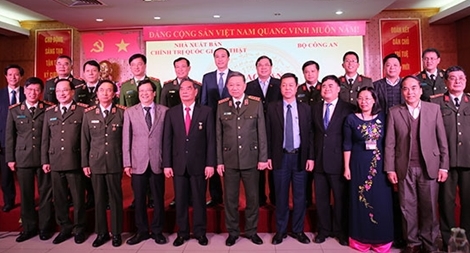 Công bố nhiều bộ sách có giá trị đặc biệt của các đơn vị, cá nhân trong CAND