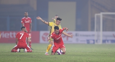 Cận cảnh cú "ngã ngựa" đầu mùa của Viettel