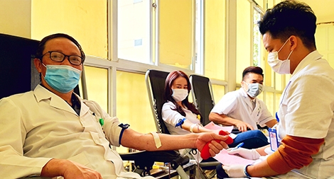 Những giọt máu nghĩa tình giữa mùa dịch ngày cận Tết