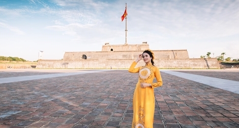 Di tích cố đô Huế miễn phí tham quan với khách mặc áo dài truyền thống