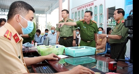 Cần Thơ quyết tâm hoàn thành cấp CCCD gắn chíp điện tử trước ngày 1/5