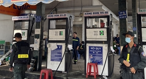 Vụ xăng dầu giả: Tiếp tục khám xét khẩn cấp 6 công ty