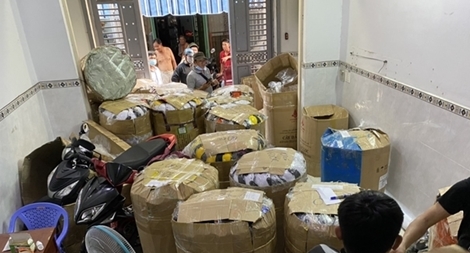 Xóa sổ "công xưởng" sản xuất mũ bảo hiểm giả hàng hiệu