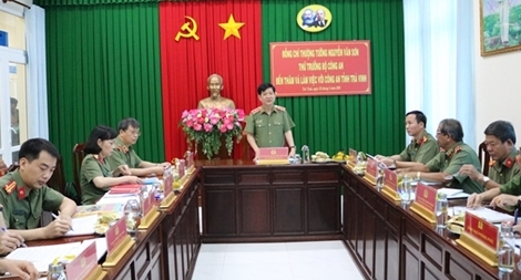 Thứ trưởng Nguyễn Văn Sơn kiểm tra công tác tại Công an tỉnh Trà Vinh