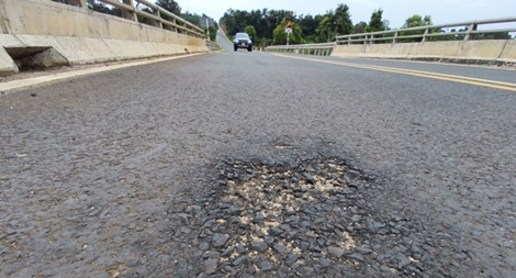 Đường tránh gần 850 tỷ đồng hư hỏng sau vài tháng sử dụng