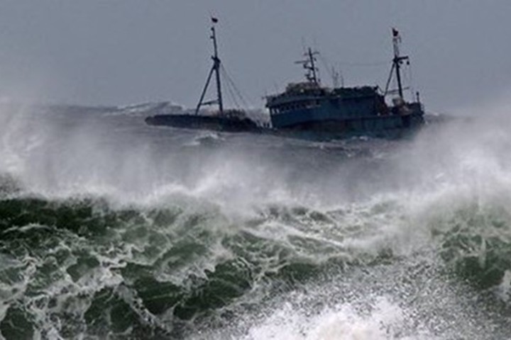 Mưa giông diện rộng ở vùng núi phía Bắc, thời tiết xấu trên biển 